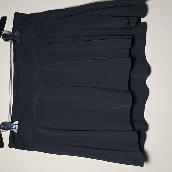 Nike Women's Black Pleated Athletic Skort - Picture 1 of 4